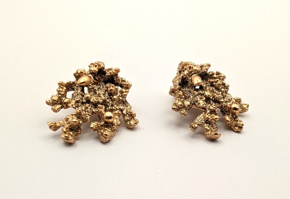 Vintage Napier Sea Fern Coral Clip Earrings Eugene Bertolli 1970s Gold Tone
